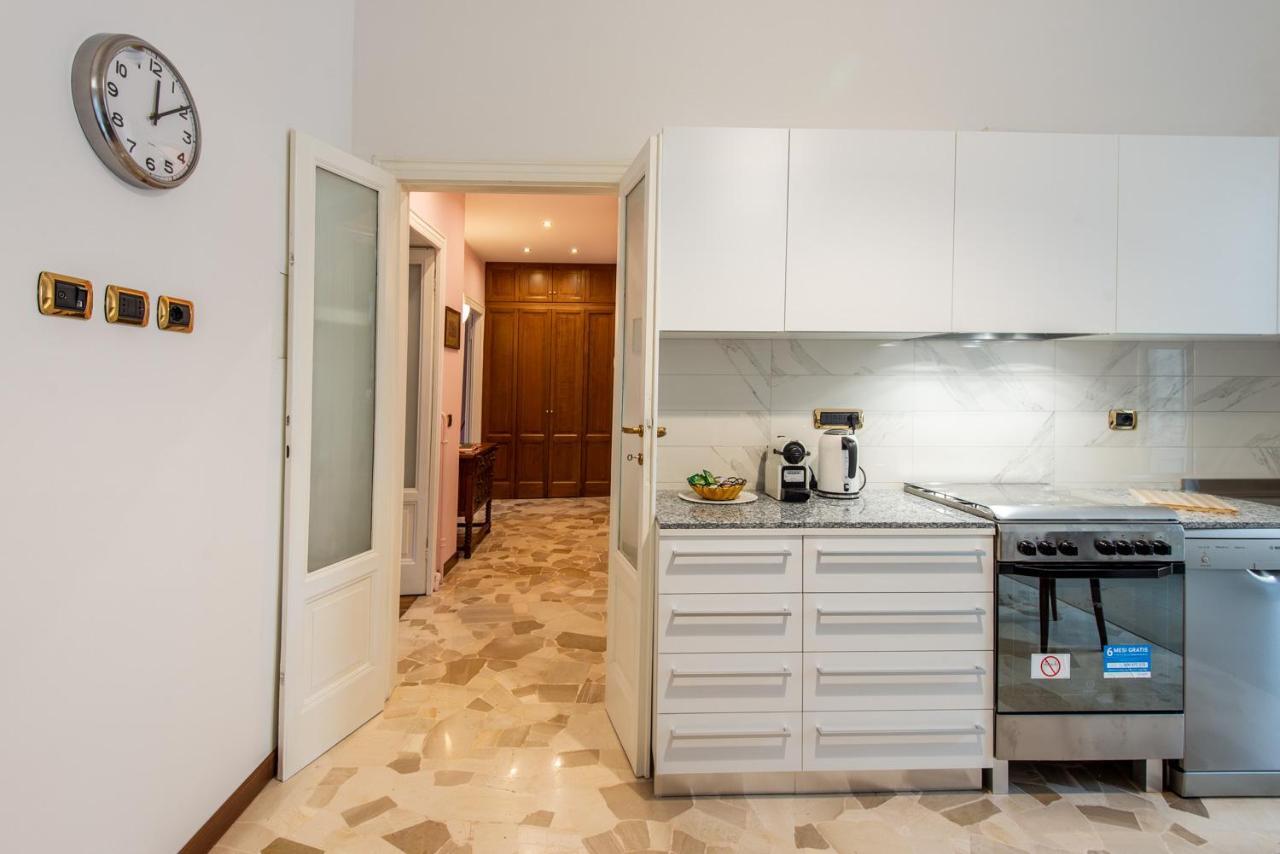 Elegante Casa Liberty Lägenhet Milano Exteriör bild