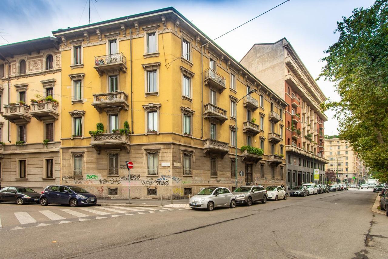 Elegante Casa Liberty Lägenhet Milano Exteriör bild