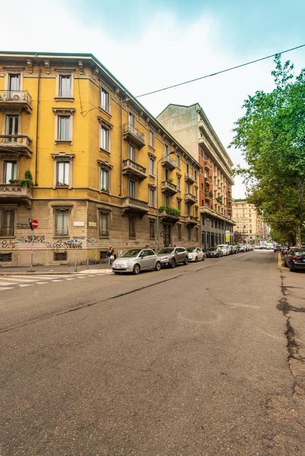 Elegante Casa Liberty Lägenhet Milano Exteriör bild