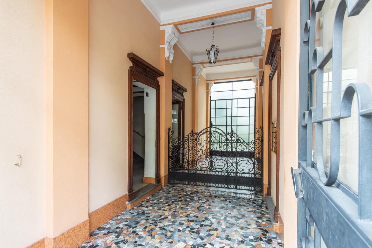 Elegante Casa Liberty Lägenhet Milano Exteriör bild